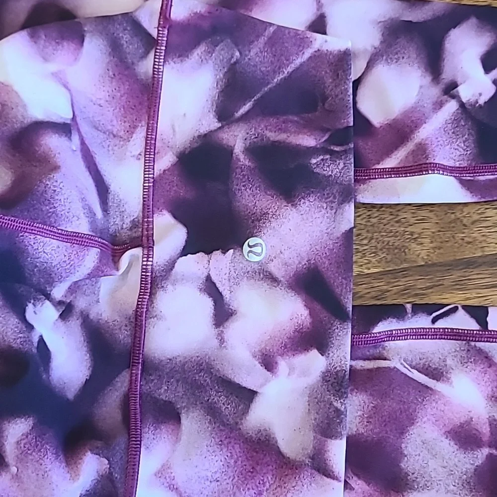 RARE Lululemon full on luxtreme wunder unders size 2 - Picture 2 of 5